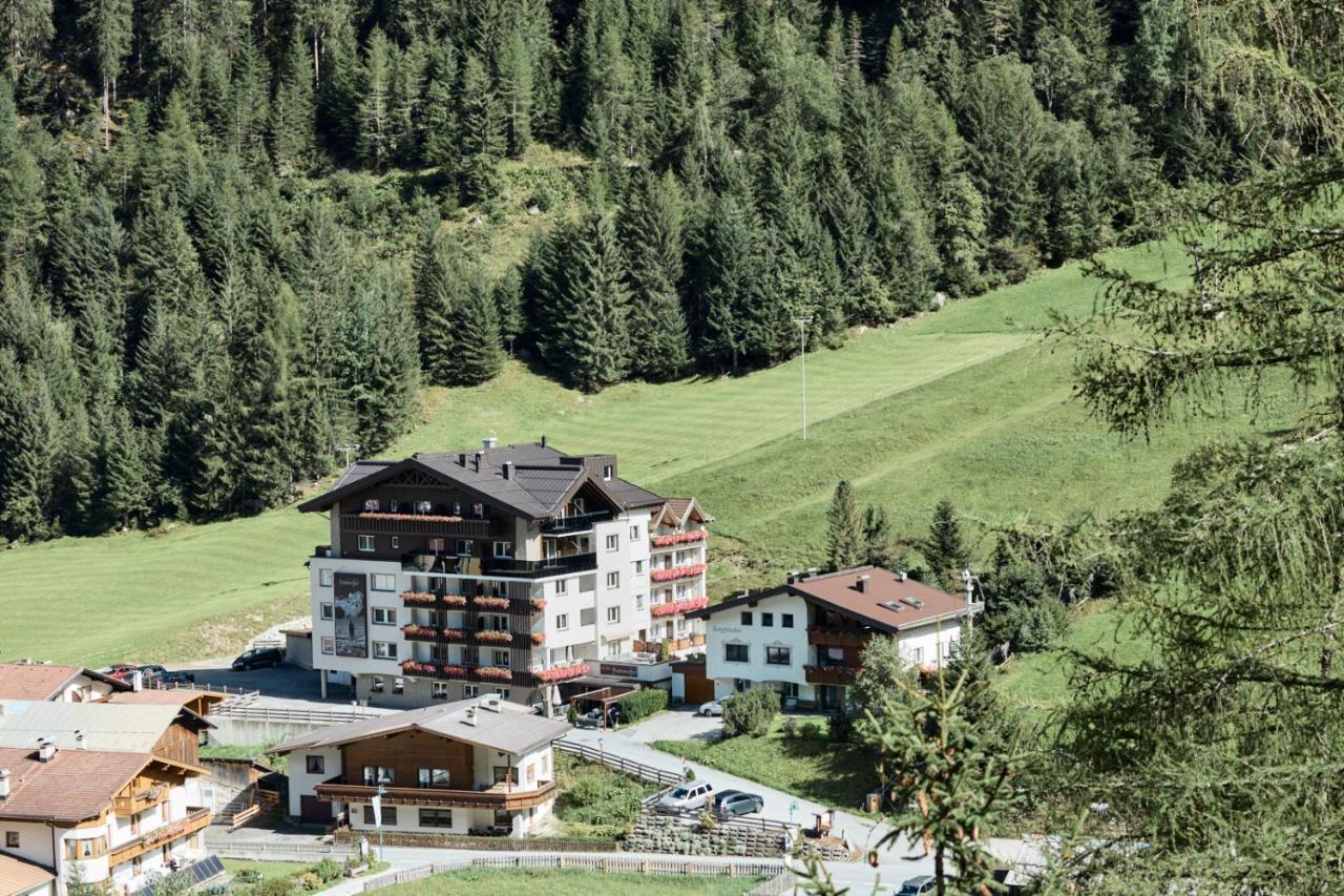 Aktivhotel Feichtner Hof Kaunertal Buitenkant foto